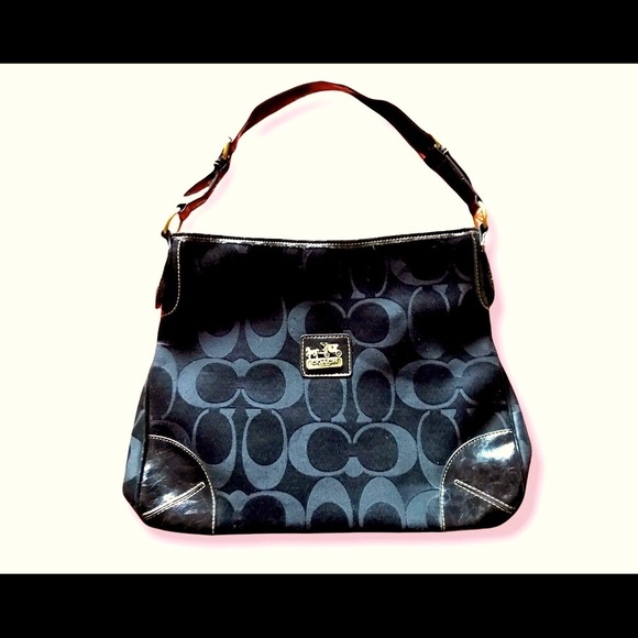 Women’s Shoulder Bag - Picture 4 of 8